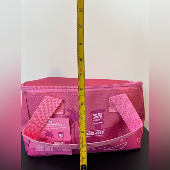 Trader Joe’s lunch bag Pink Brand New - Picture 3 of 3